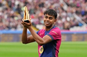 利物浦官方：战毕包将首次穿新主场球衣，社区盾穿新客场球衣