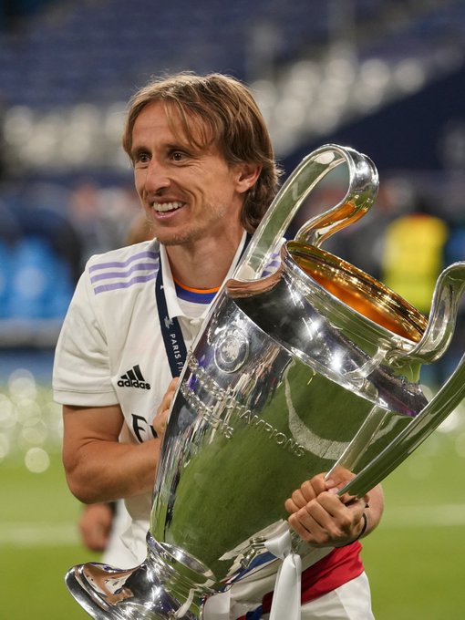 狼队14轮仅积2分排名英超垫底，上赛季曾双杀曼联