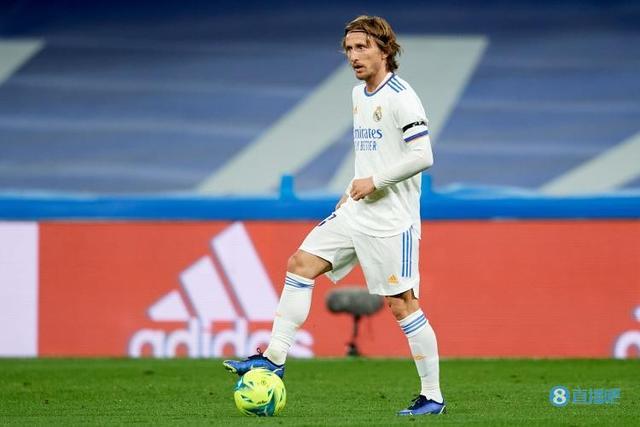 巴萨官方：欧冠对法鹰将检查穿客队球衣者身份，排除非法购票